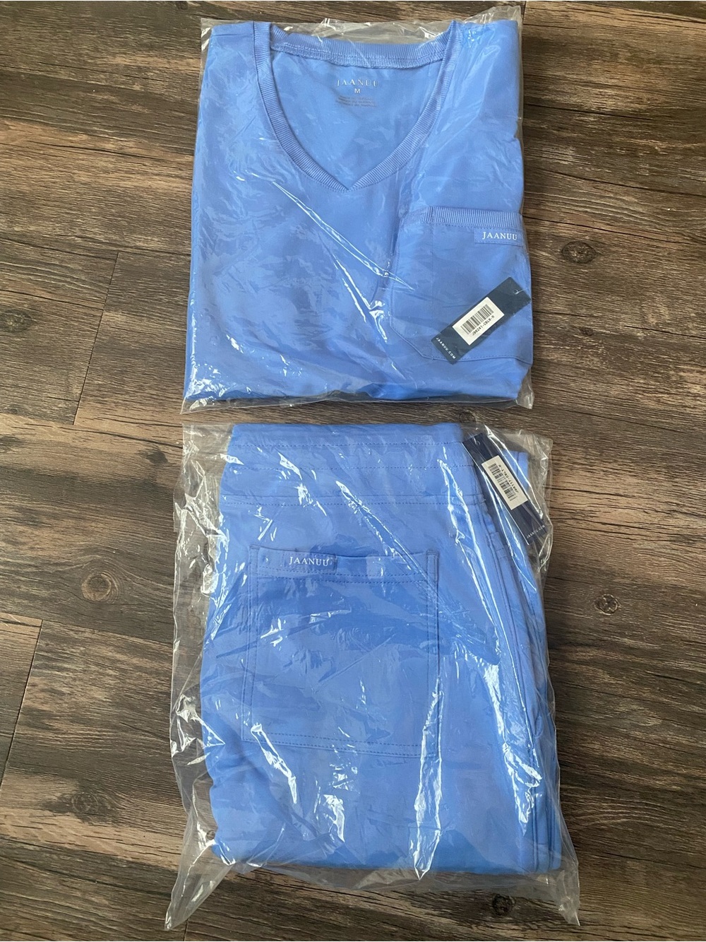 NEW JAANUU Women’s V-Neck Scrub Set | Size Medium | Ceil Blue | Original Package